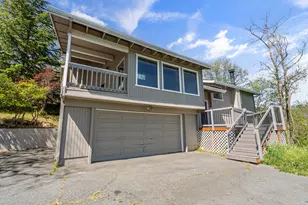 1704 NW Sunview Pl, Grants Pass, OR 97526 - Photo 1