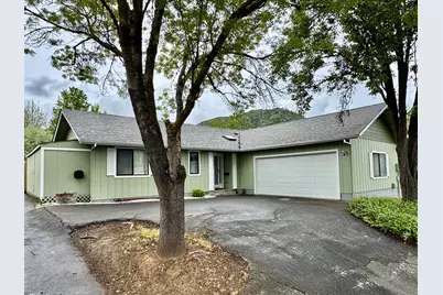 1026 NE A Street, Grants Pass, OR 97526 - Photo 1