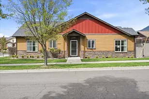 3633 Harbrooke Rd, Medford, OR 97504 - Photo 1