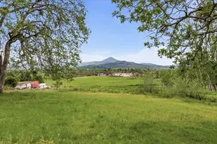 620 Vista Park Dr, Eagle Point, OR 97524 - Photo 1