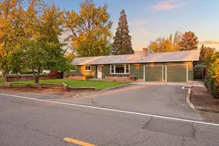 689 S Modoc Ave, Medford, OR 97504 - Photo 1