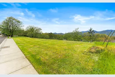 2237 SE Linden Lane, Grants Pass, OR 97527 - Photo 1
