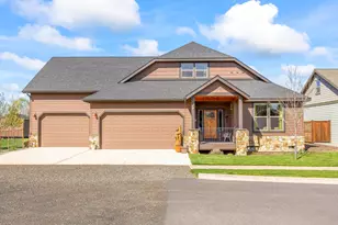 561 SE Stearns Rd, Prineville, OR 97754 - Photo 1