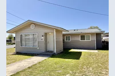596 SW Madison, Madras, OR 97741 - Photo 1