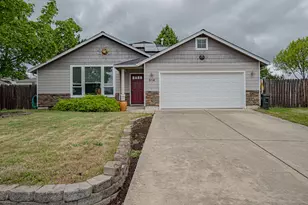 514 Coventry Ct, Eagle Point, OR 97524 - Photo 1