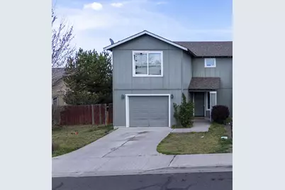 813 SE Kierra Place, Madras, OR 97741 - Photo 1