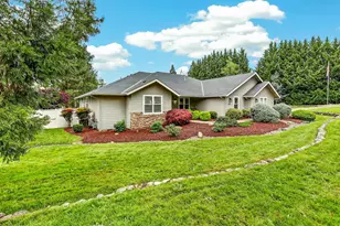 634 Towne St, Grants Pass, OR 97527 - Photo 1