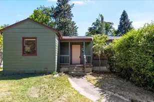 1628 Parker St, Ashland, OR 97520 - Photo 1