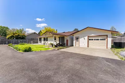 2900 Lois Lane, Grants Pass, OR 97527 - Photo 1