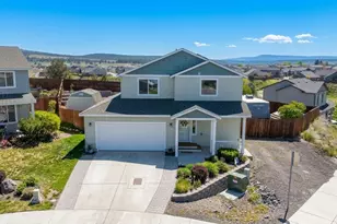 792 NE Robin Pl, Prineville, OR 97754 - Photo 1