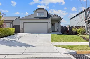 2426 NW Ivy Way, Redmond, OR 97756 - Photo 1