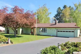 5611 Valleyview Ln, Klamath Falls, OR 97601 - Photo 1