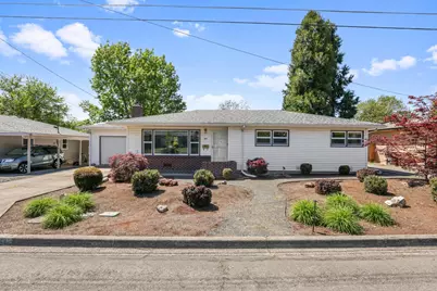 444 NE 12th Street, Grants Pass, OR 97526 - Photo 1