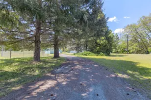 637 Covered Bridge Rd, Rogue River, OR 97537 - Photo 1