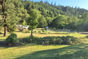 727 Wilderville Ln, Grants Pass, OR 97527 - Photo 1