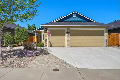 2933 NW Hemlock Lane, Redmond, OR 97756 - Photo 1