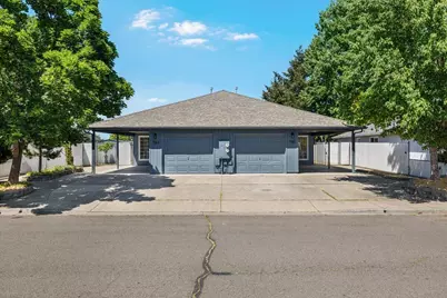 783 Columbine Way, Central Point, OR 97502 - Photo 1