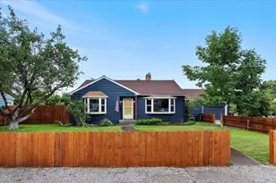 646 SE 2nd St, Prineville, OR 97754 - Photo 1