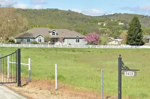 5415 Tolo Rd, Central Point, OR 97502 - Photo 1