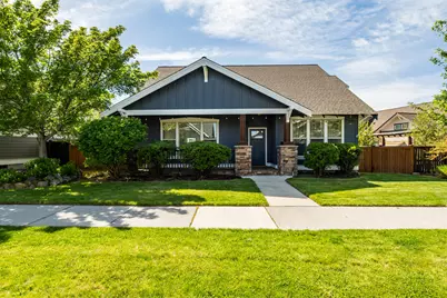 889 NW 13th Street, Redmond, OR 97756 - Photo 1