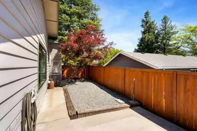 440 NE Royal Drive, Grants Pass, OR 97526 - Photo 26