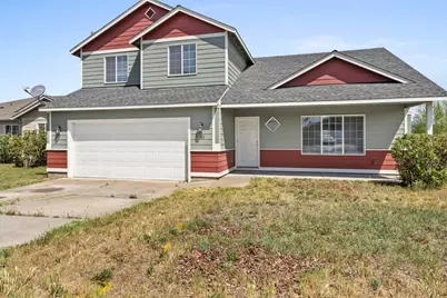 585 NE Redwood Avenue, Redmond, OR 97756 - Photo 1