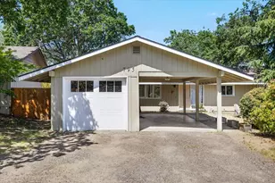 795 Twin Pines Cir, Ashland, OR 97520 - Photo 1