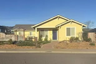 195 Suncrest Rd, Talent, OR 97540 - Photo 1