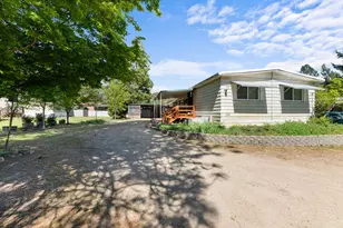 22071 Or-62, Shady Cove, OR 97539 - Photo 1