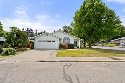 1113 Wylie Lane, Grants Pass, OR 97527 - Photo 1