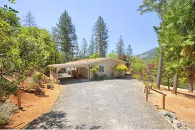 600 Manzanita Drive, Rogue River, OR 97537 - Photo 1