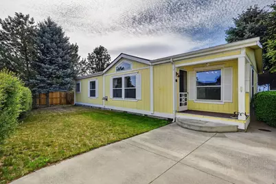 826 NE Shoshone Drive, Redmond, OR 97756 - Photo 1
