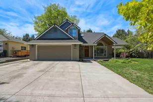 973 NE Paula Dr, Bend, OR 97701 - Photo 1
