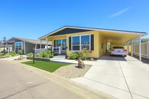 333 Mountain View Dr, Talent, OR 97540 - Photo 1