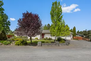 1776 NE Pheasant Ln, Bend, OR 97701 - Photo 1