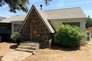 862 NE 8th St, Bend, OR 97701 - Photo 1