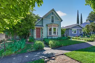 138 3rd St, Ashland, OR 97520 - Photo 1