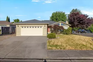 1111 Looking Glass Way, Central Point, OR 97502 - Photo 1