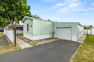 4751 Bellm Dr, Klamath Falls, OR 97603 - Photo 1