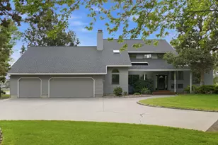 21546 NE Maplemoor Dr, Bend, OR 97701 - Photo 1