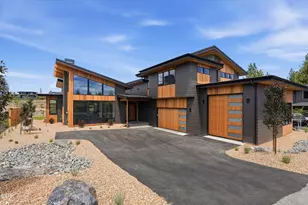 3114 NW Crossing Dr, Bend, OR 97703 - Photo 1