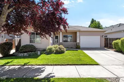 821 Isherwood Drive, Central Point, OR 97502 - Photo 1