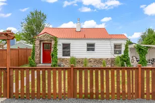 373 SE Fairview St, Prineville, OR 97754 - Photo 1
