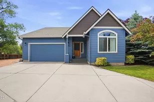 3279 NE Jonahs Ct, Bend, OR 97701 - Photo 1
