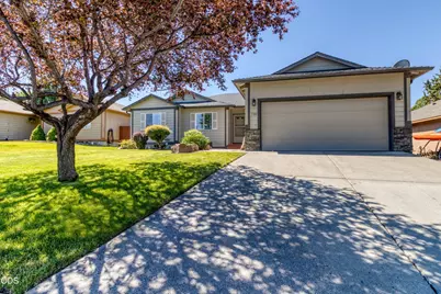 730 NE Quince Avenue, Redmond, OR 97756 - Photo 1