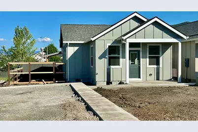 210 Gangnes Drive, Talent, OR 97540 - Photo 1