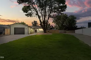 2417 Flanders St, White City, OR 97503 - Photo 1