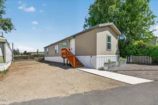 1235 N Mountain Ave, Ashland, OR 97520 - Photo 1