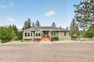 394 Pinetop Terrace, Shady Cove, OR 97539 - Photo 1