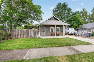 331 Mae St, Medford, OR 97504 - Photo 1